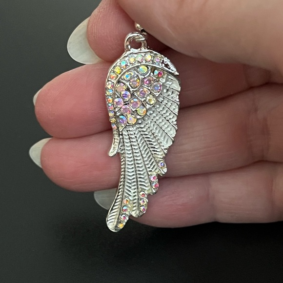 Beautiful Angel wing earrings. White and silver. 2 1/4” drop. New. - Picture 9 of 13